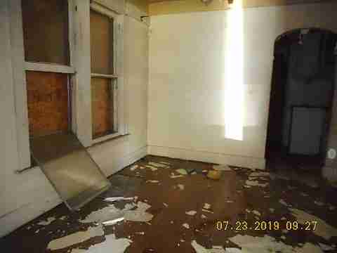 8956 Isham (16)_m.jpg